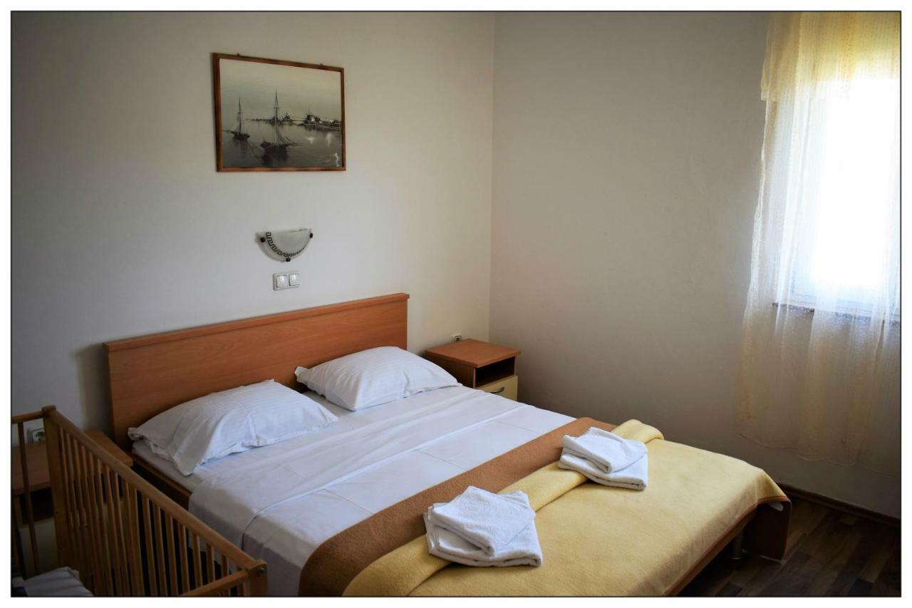 Apartments Sara Lopar Extérieur photo