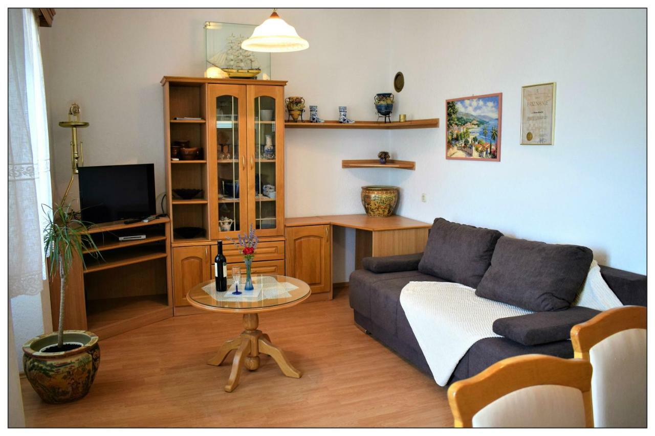 Apartments Sara Lopar Extérieur photo